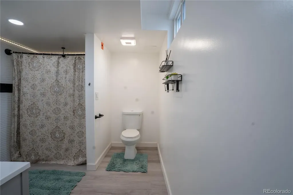 92 Zenobia Denver CO 80219