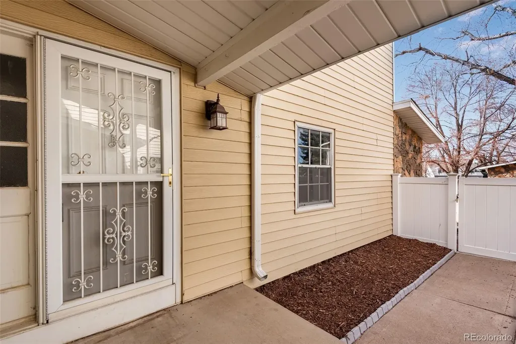 2630 S Vaughn Way Aurora CO 80014