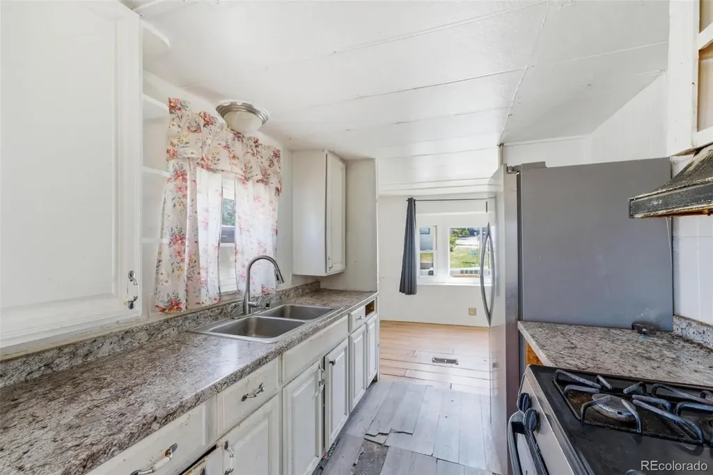 2205 W 91st Place Denver CO 80260