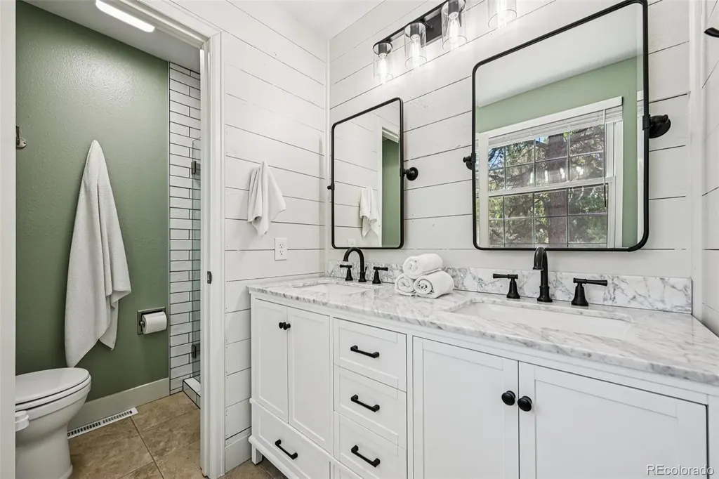 5873 W Maplewood Drive Littleton CO 80123