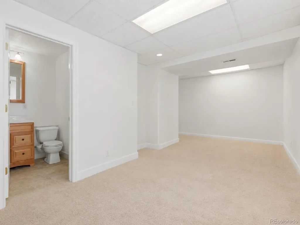 8814 S Field Court Littleton CO 80128