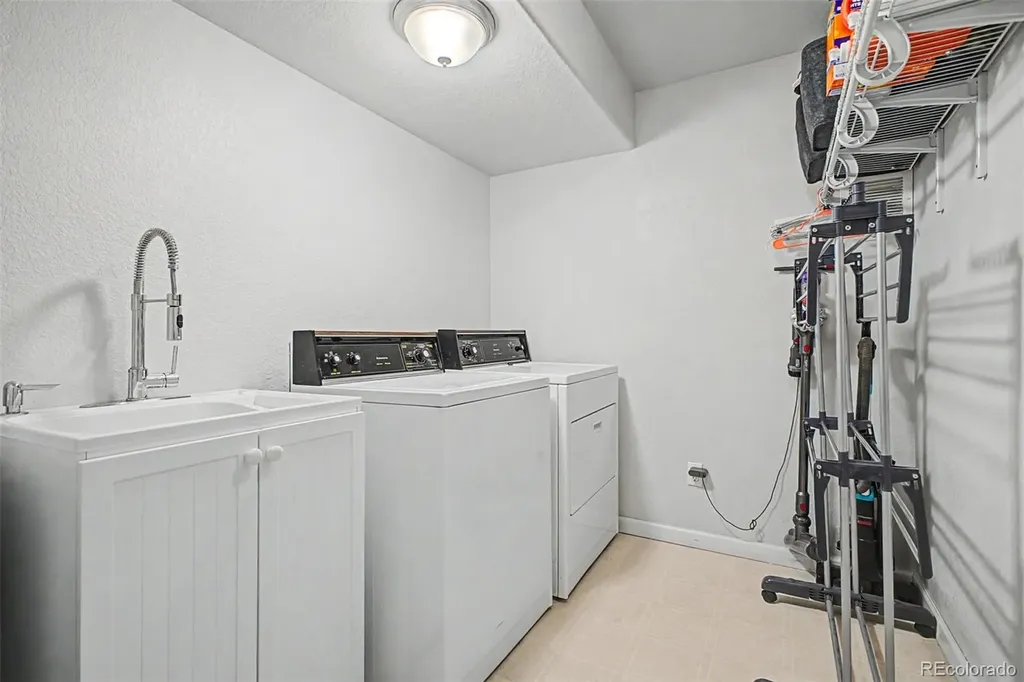 10484 Hollyhock Court Littleton CO 80129