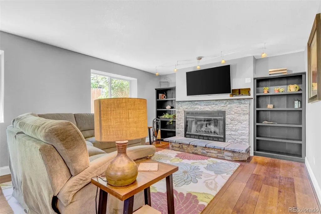 629 Bellingham Place Longmont CO 80504