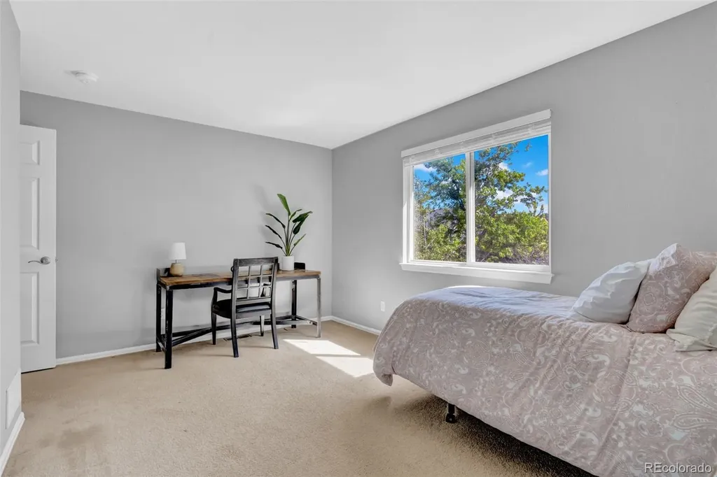 629 Bellingham Place Longmont CO 80504