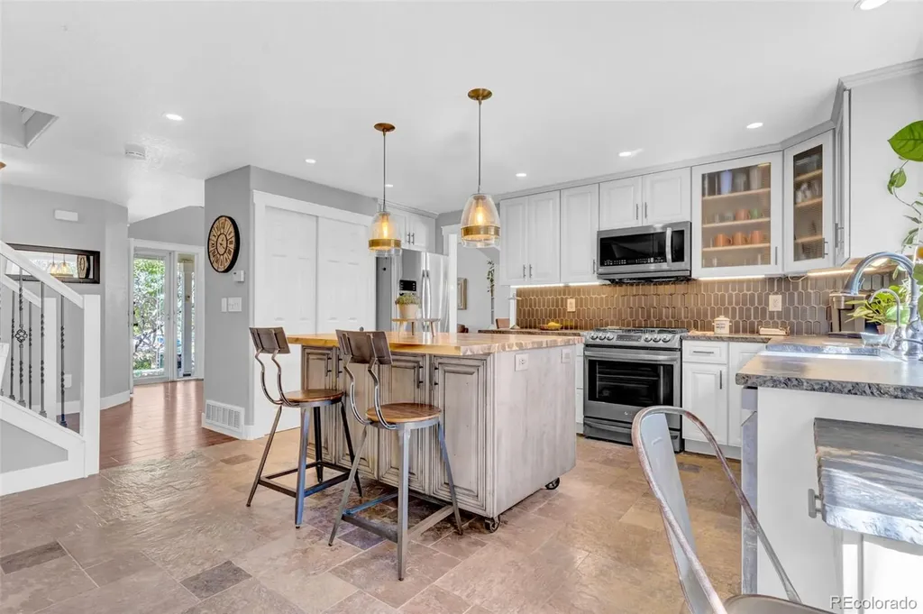 629 Bellingham Place Longmont CO 80504