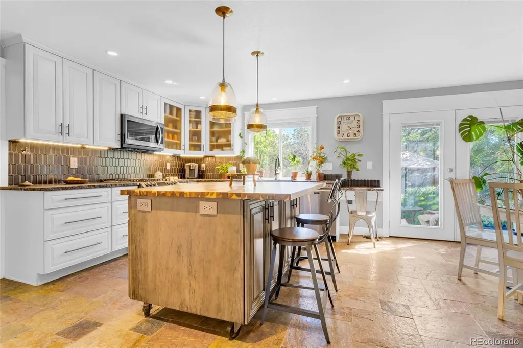 629 Bellingham Place Longmont CO 80504
