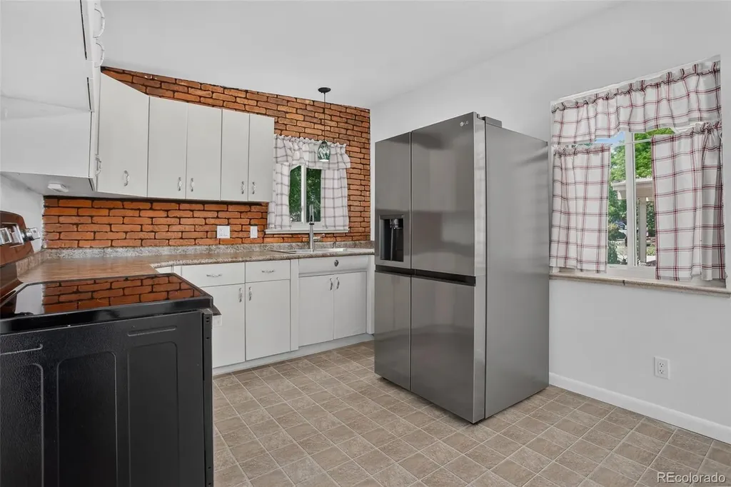 6066 Dover Street Arvada CO 80004