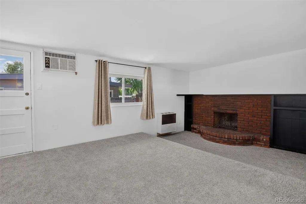 6066 Dover Street Arvada CO 80004