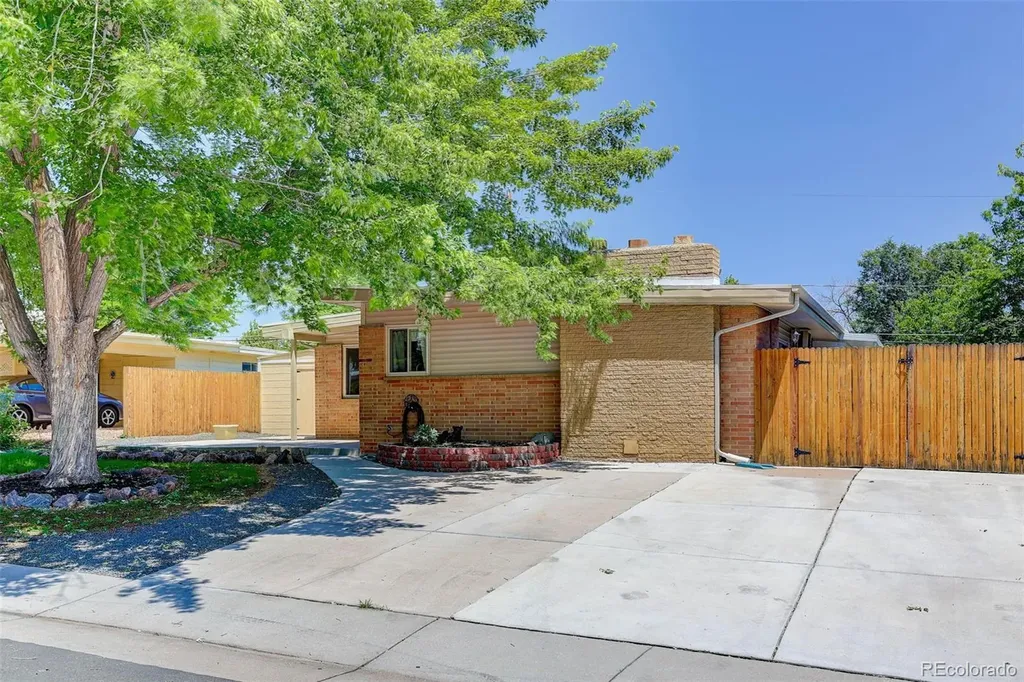 6066 Dover Street Arvada CO 80004