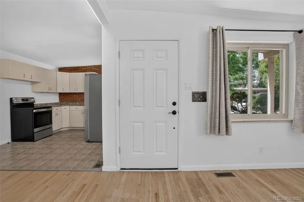 6066 Dover Street Arvada CO 80004