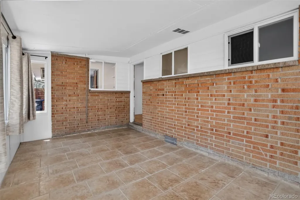 6066 Dover Street Arvada CO 80004