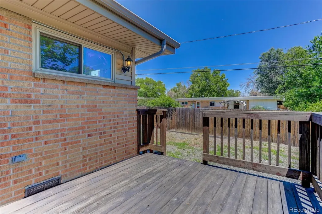 6066 Dover Street Arvada CO 80004