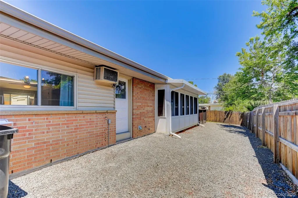 6066 Dover Street Arvada CO 80004