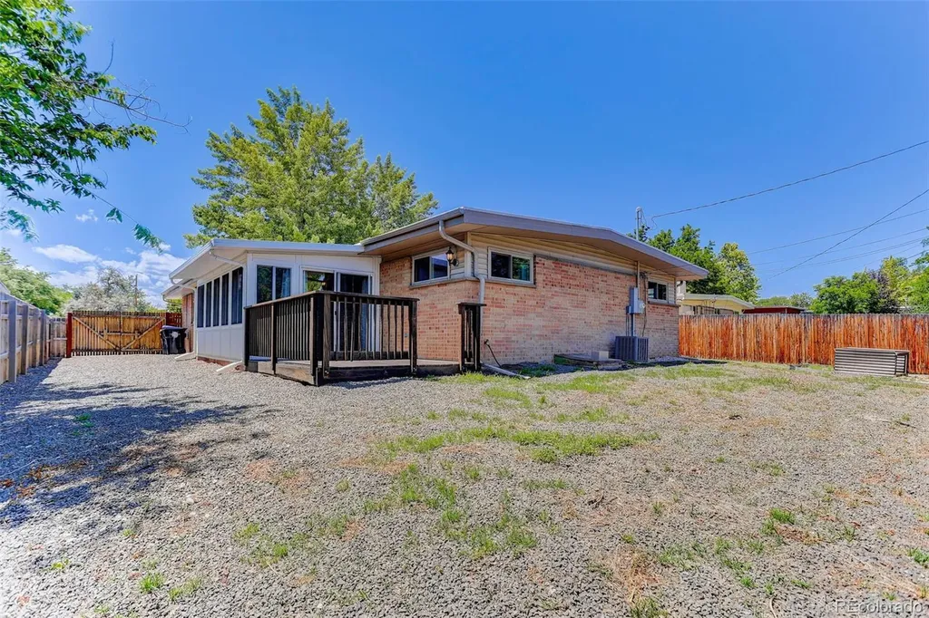 6066 Dover Street Arvada CO 80004