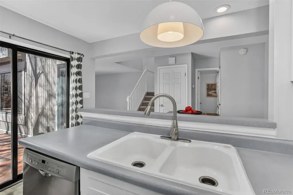 1253 S Yosemite Way Denver CO 80247