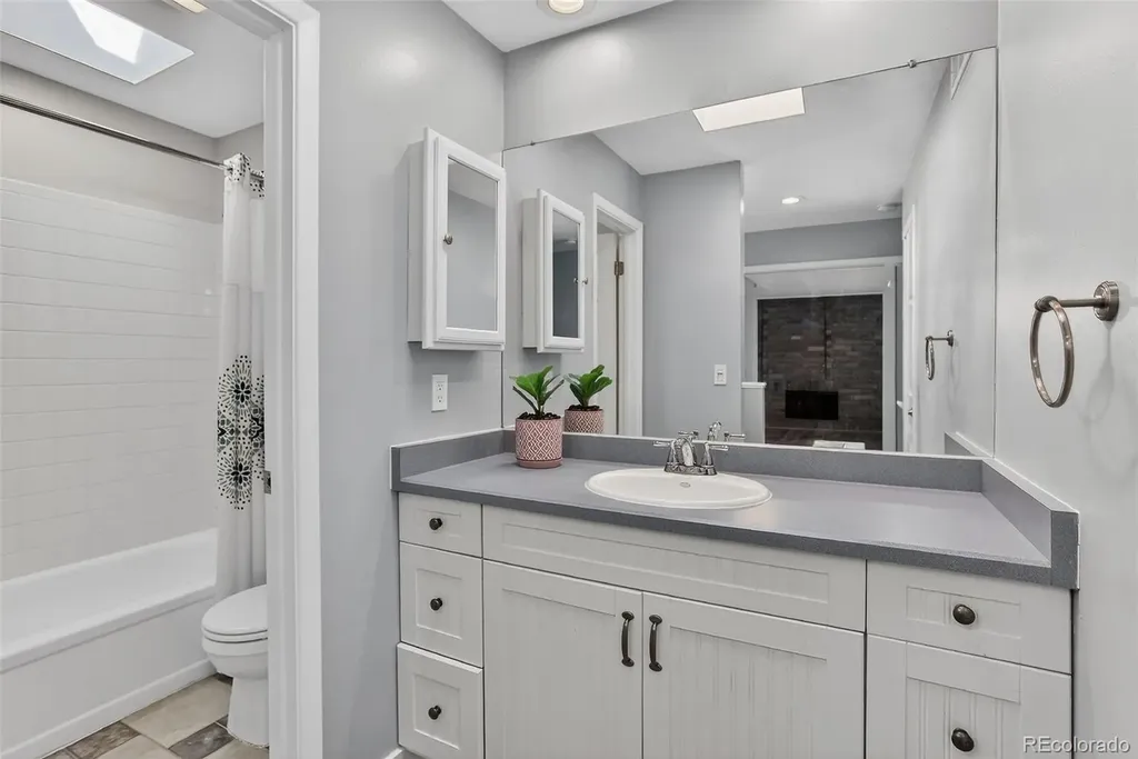 1253 S Yosemite Way Denver CO 80247