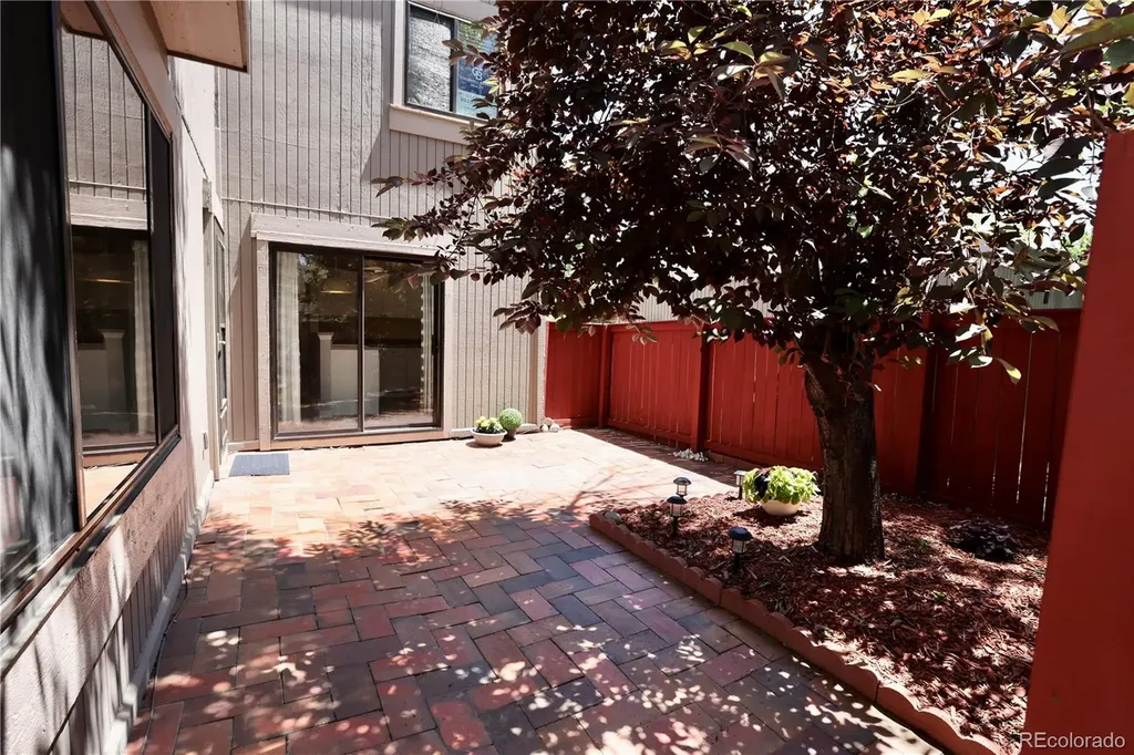 1253 S Yosemite Way Denver CO 80247