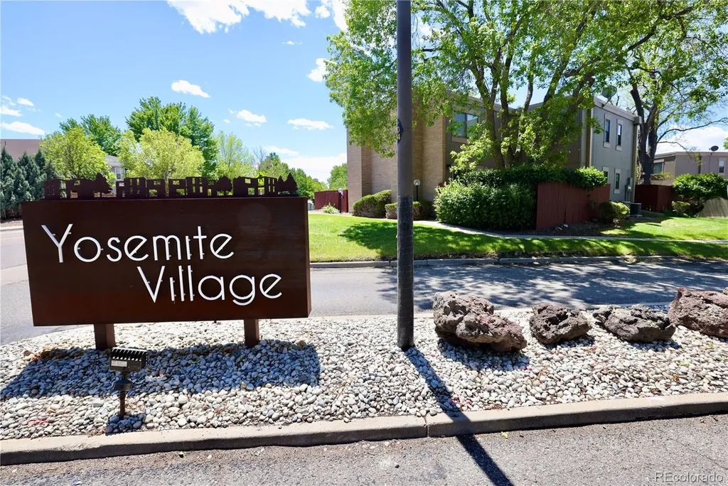 1253 S Yosemite Way Denver CO 80247