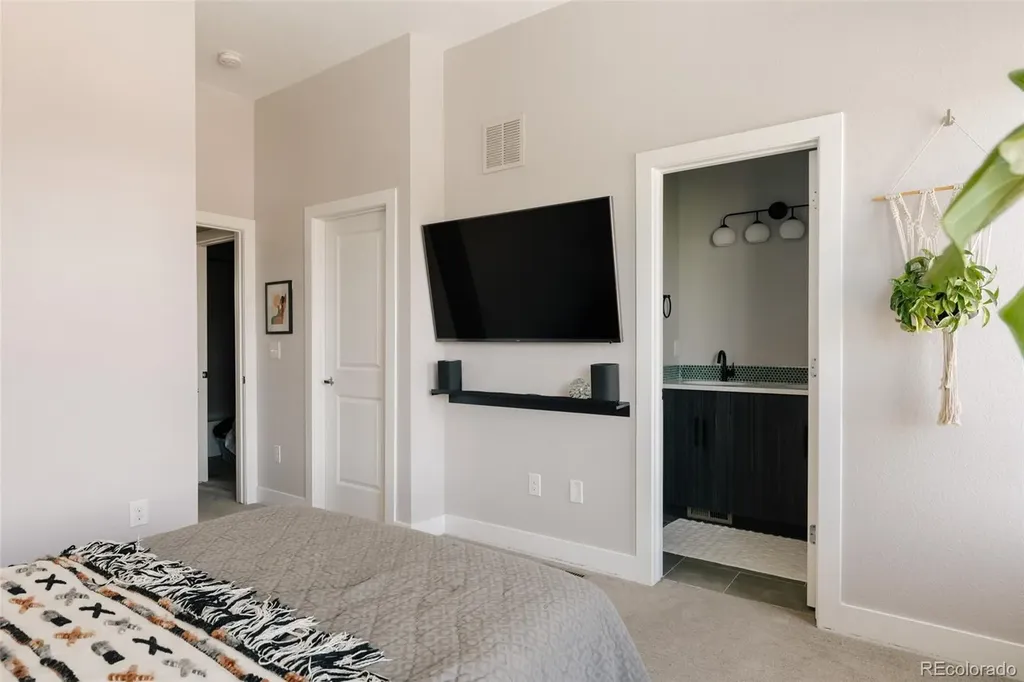 2741 W 28th Avenue Denver CO 80211
