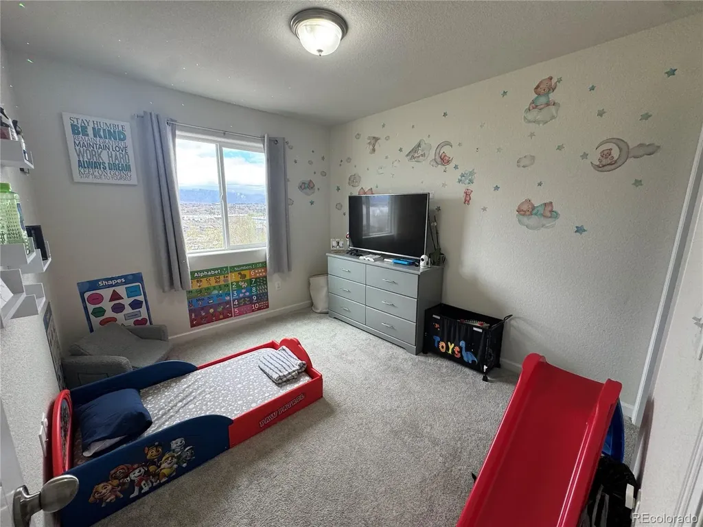894 Petra Heights Colorado Springs CO 80916