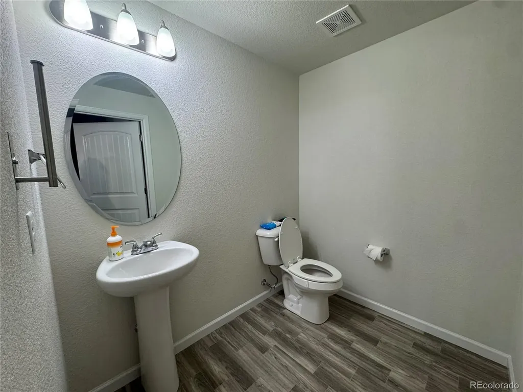 894 Petra Heights Colorado Springs CO 80916