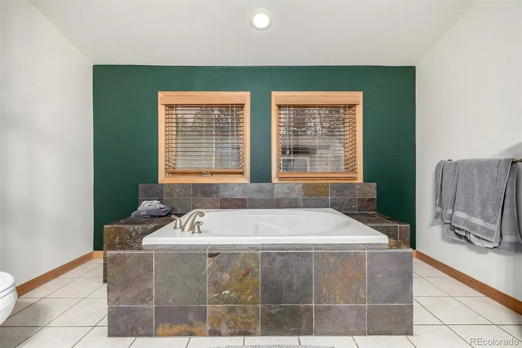 317 Ridge Road Ward CO 80481