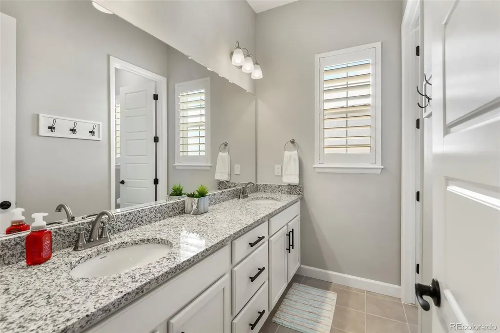 7000 S White Crow Way Aurora CO 80016
