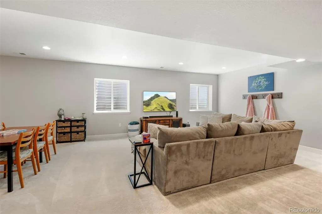 7000 S White Crow Way Aurora CO 80016