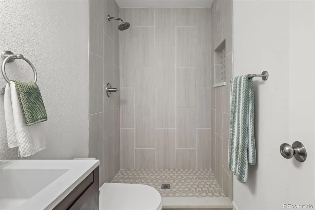 1742 Biscay Street Aurora CO 80011