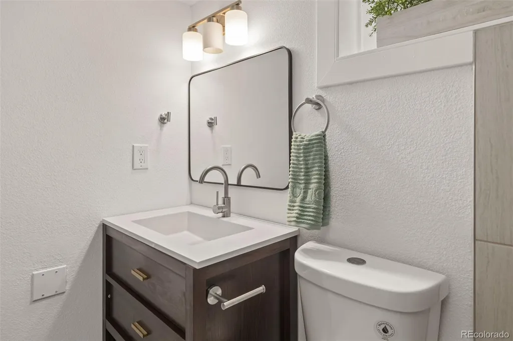 1742 Biscay Street Aurora CO 80011