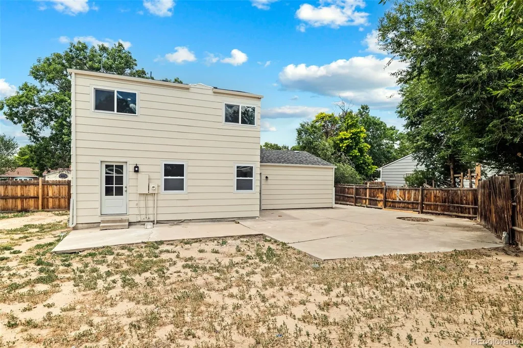 1742 Biscay Street Aurora CO 80011