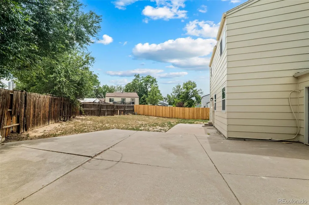 1742 Biscay Street Aurora CO 80011