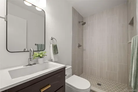 1742 Biscay Street Aurora CO 80011