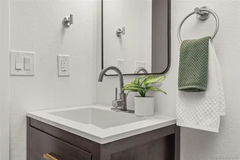 1742 Biscay Street Aurora CO 80011
