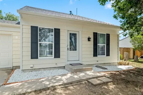 1742 Biscay Street Aurora CO 80011