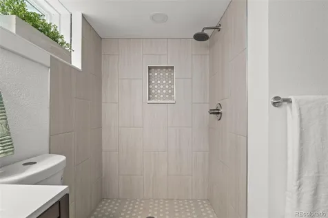 1742 Biscay Street Aurora CO 80011