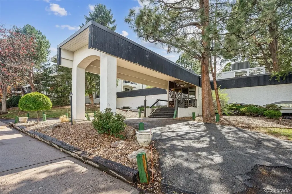 2375 S Linden Court Denver CO 80222