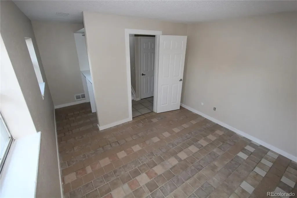 4581 Fraser Way Denver CO 80239