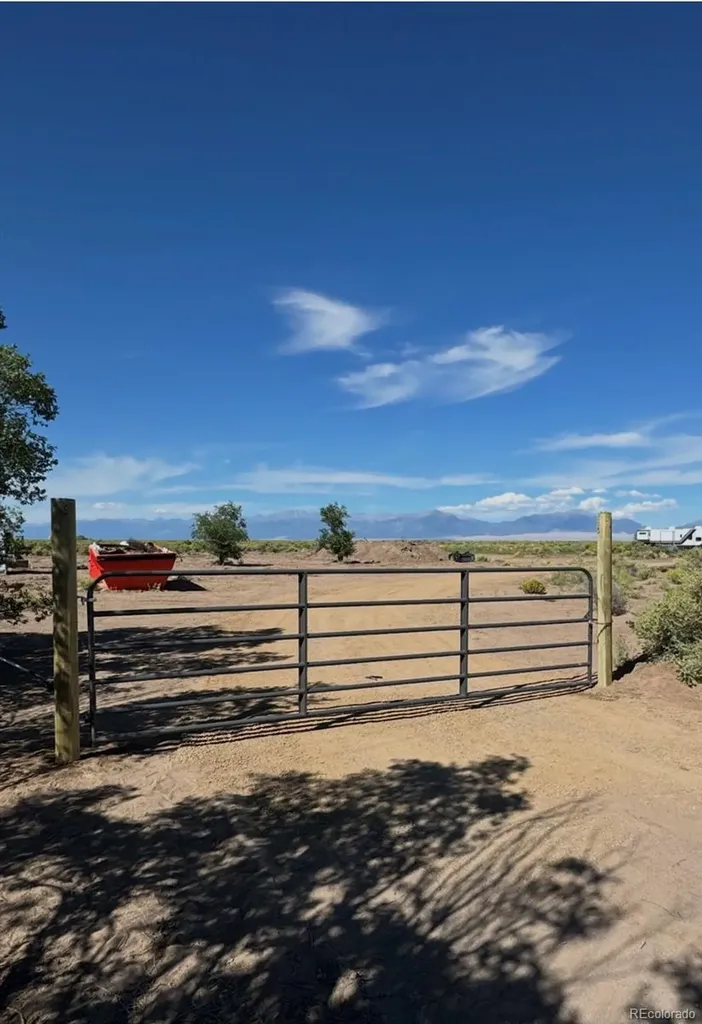 13779 Lane 4 N Mosca CO 81146