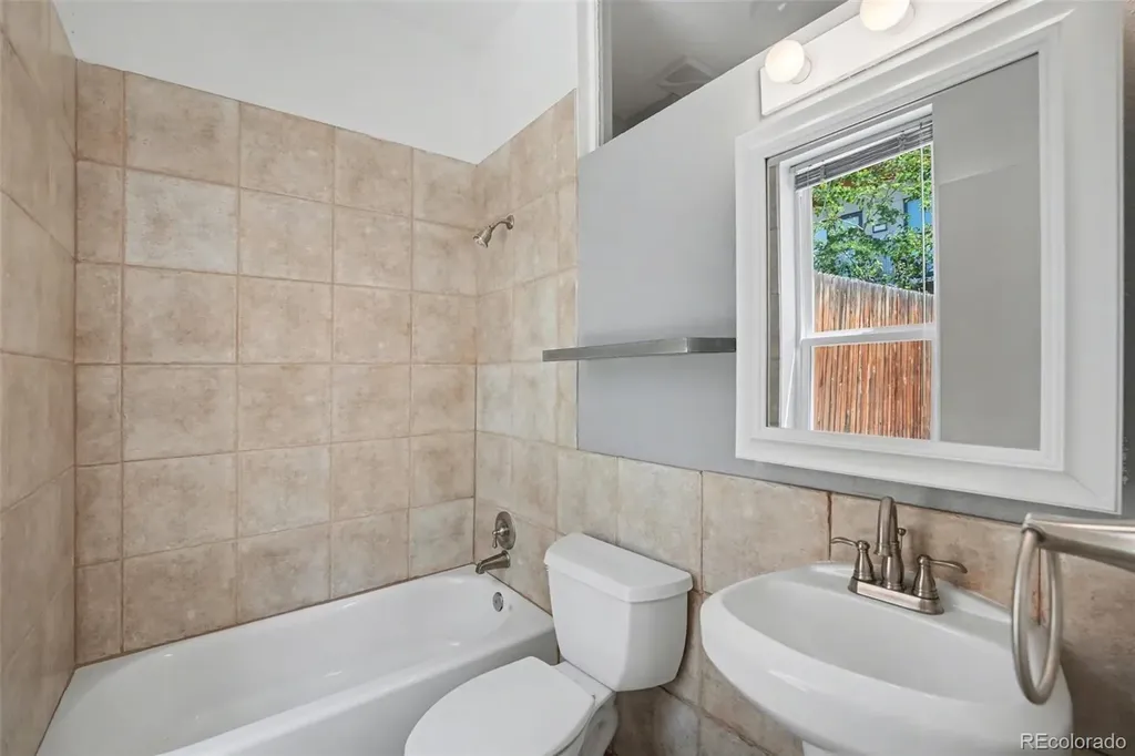 2536 Kensing Court Denver CO 80211