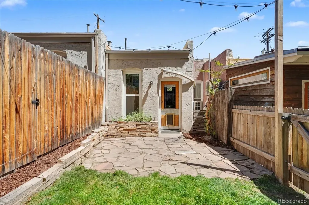 2536 Kensing Court Denver CO 80211