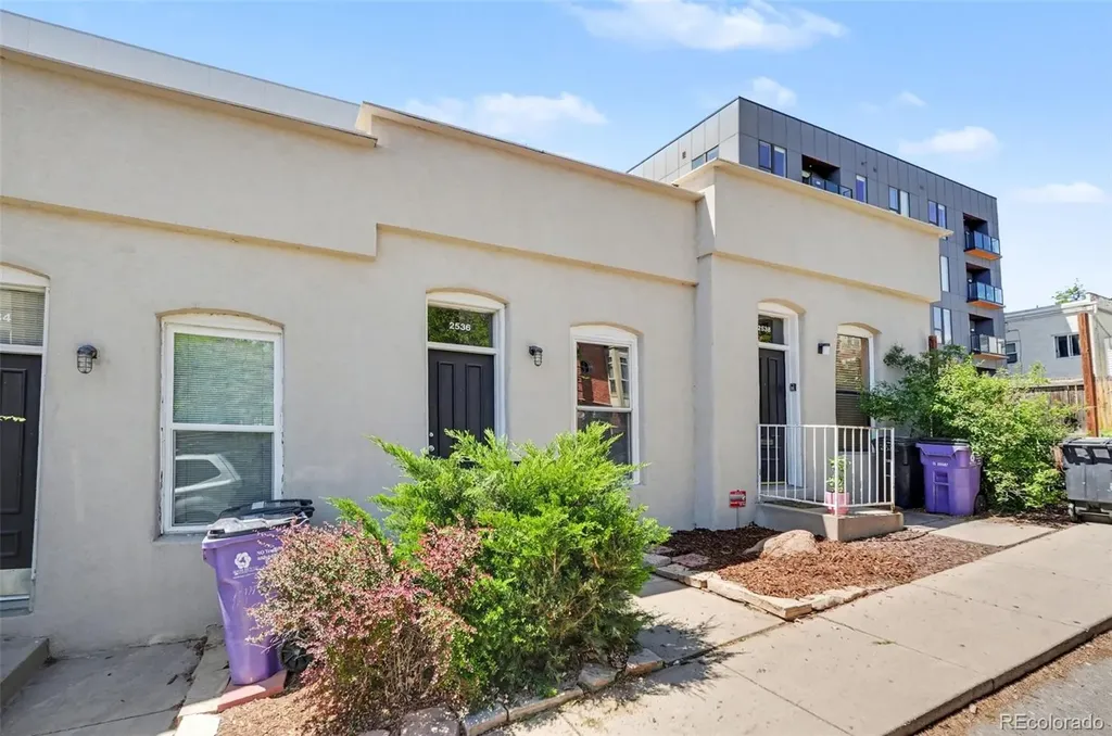 2536 Kensing Court Denver CO 80211