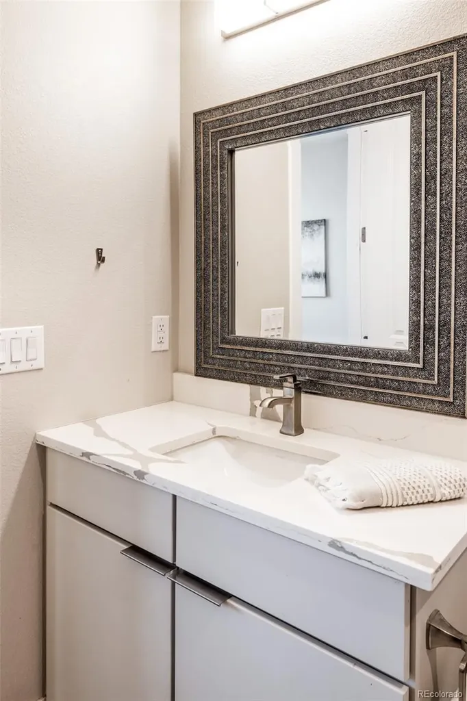 27681 E Lakeview Drive Aurora CO 80016