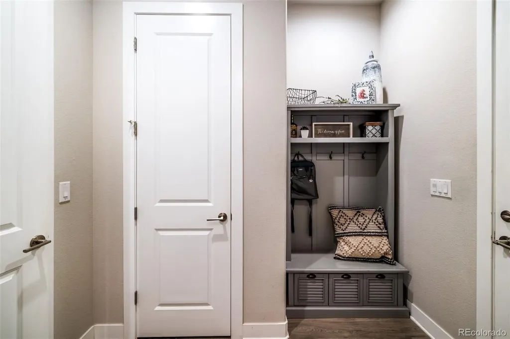 27681 E Lakeview Drive Aurora CO 80016
