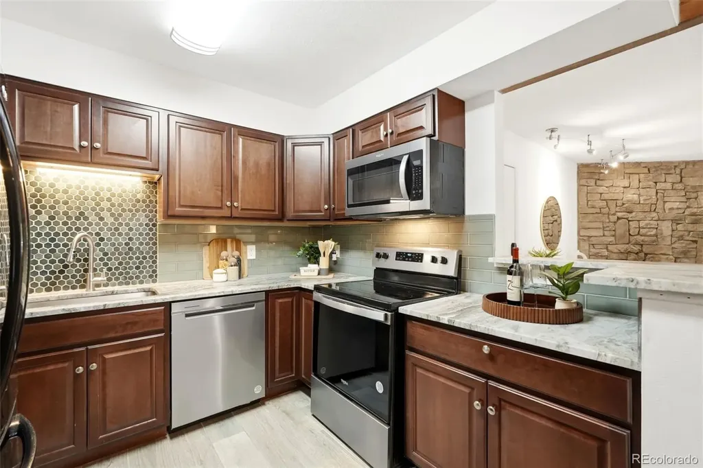 3295 S Ammons Street Denver CO 80227