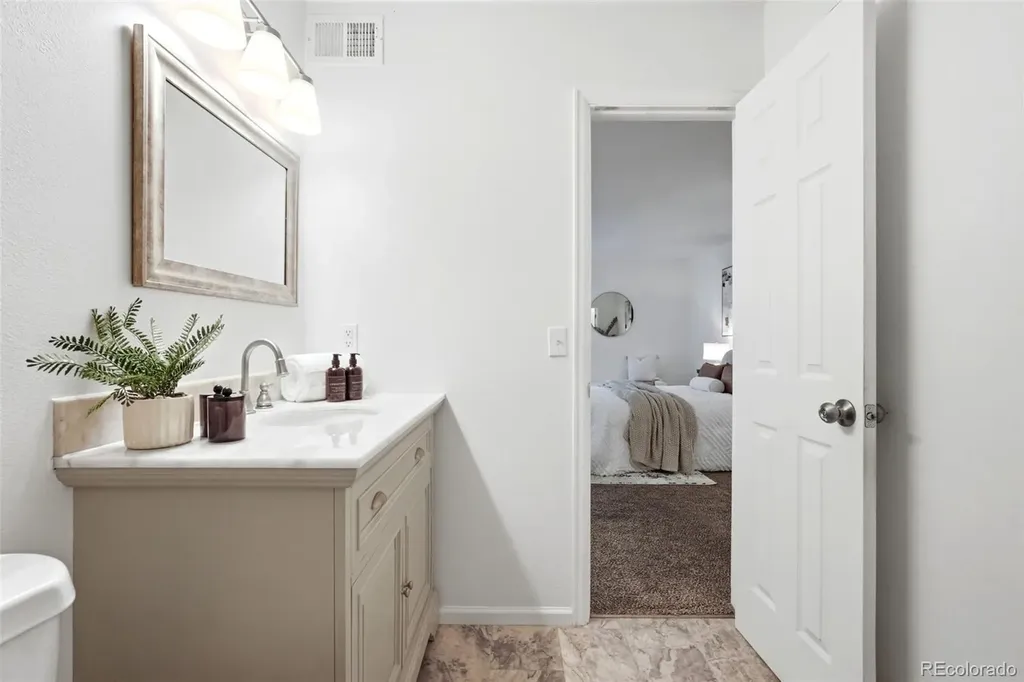 3295 S Ammons Street Denver CO 80227