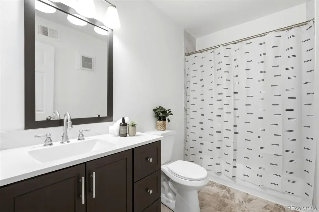 3295 S Ammons Street Denver CO 80227