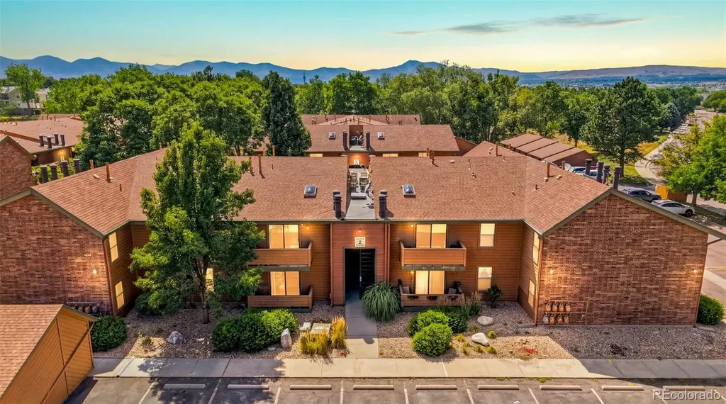 3295 S Ammons Street Denver CO 80227