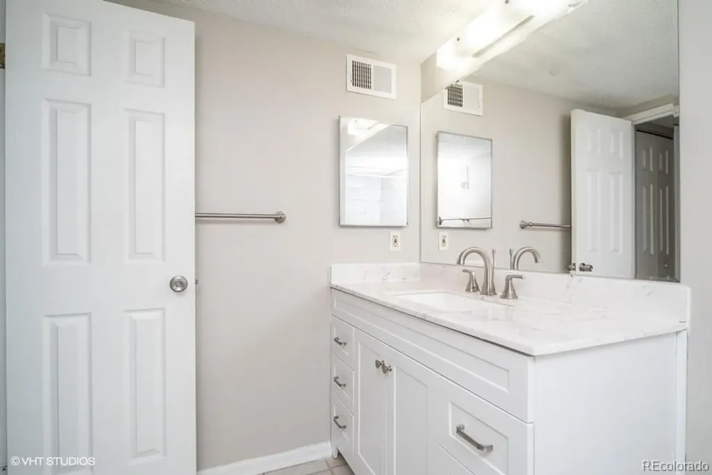3275 S Ammons Street Lakewood CO 80227