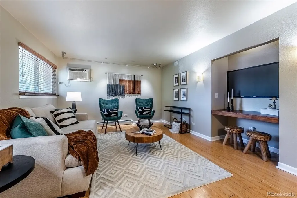 20 S Logan Street Denver CO 80209